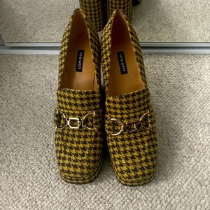 Nine West platform pumps size 10